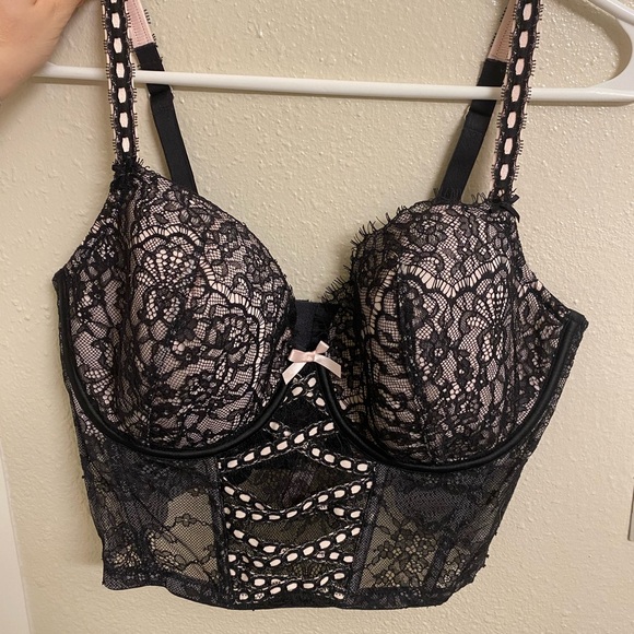 Victoria's Secret Black Lace Bra with Pink Accent - Picture 2 of 9